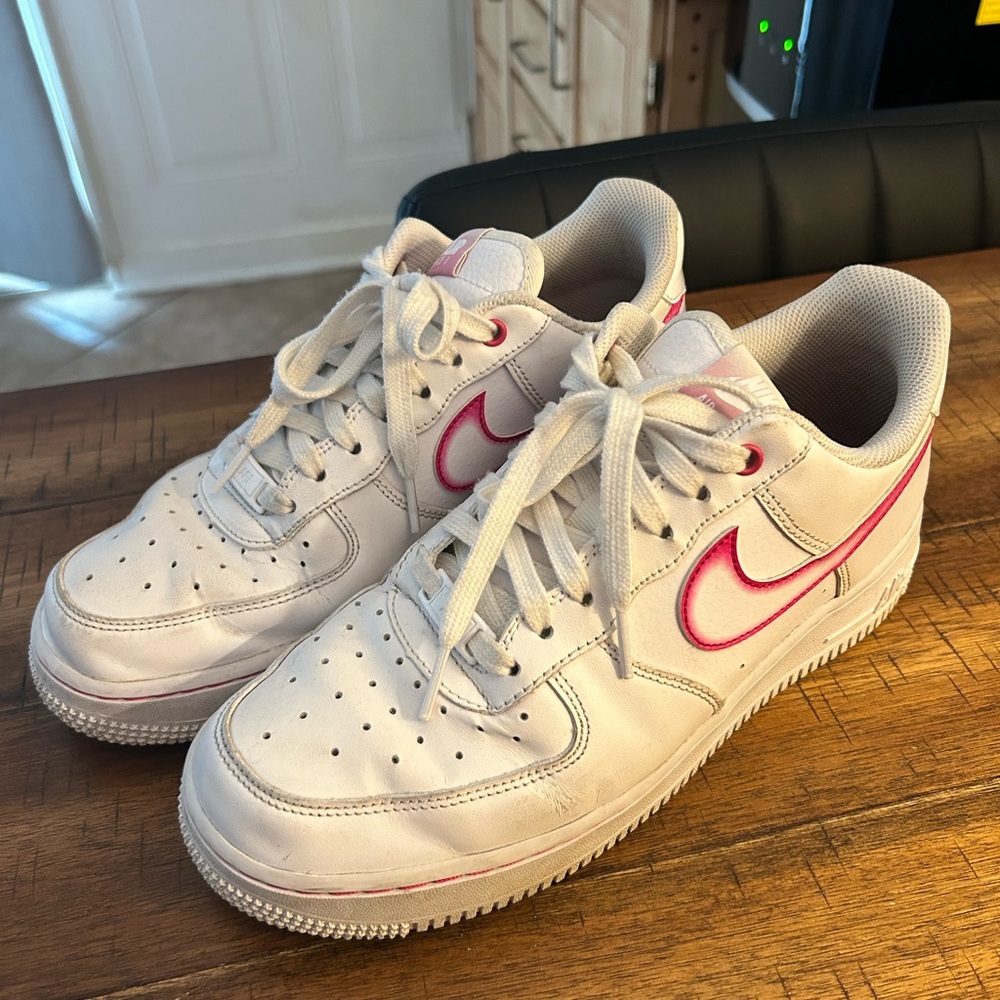 Nike Air Force One | White & Pink